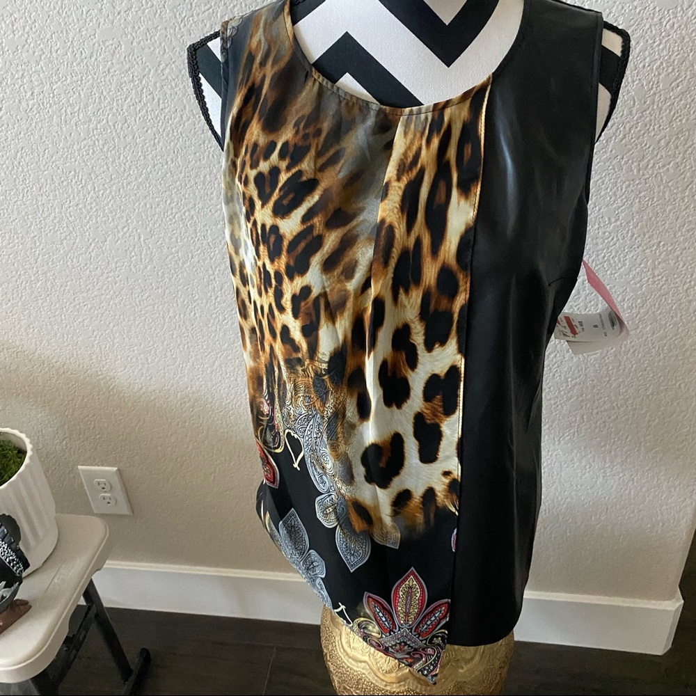 Sunny Leigh || flowy printed sleeveless blouse